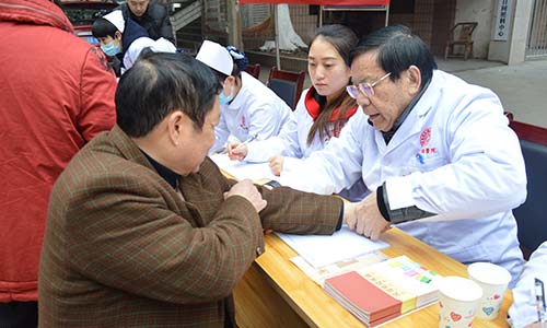 成都风湿医院走进城厢镇义诊3.jpg